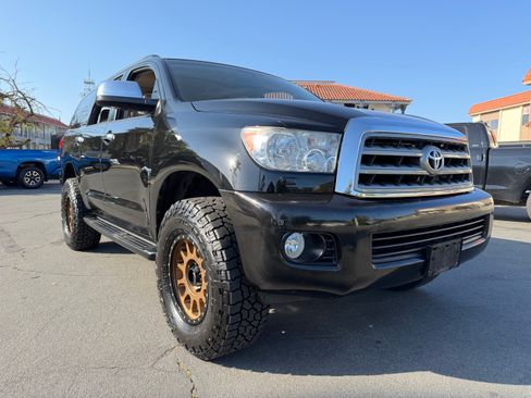 Used 2017 Toyota Sequoia 4WD Limited image 7
