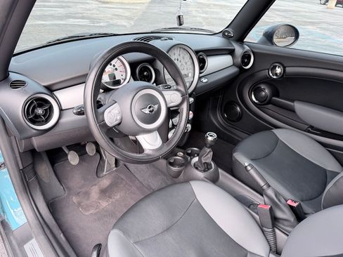 Used 2010 MINI Cooper image 16
