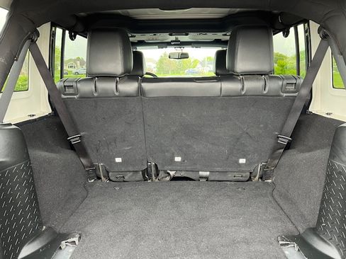 Used 2017 Jeep Wrangler 4WD Unlimited Sahara image 12