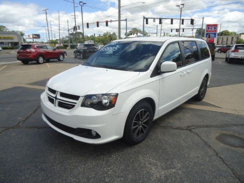 Used 2018 Dodge Grand Caravan GT FWD image 17