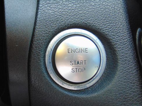 Used 2015 Mercedes-Benz C 300 image 16