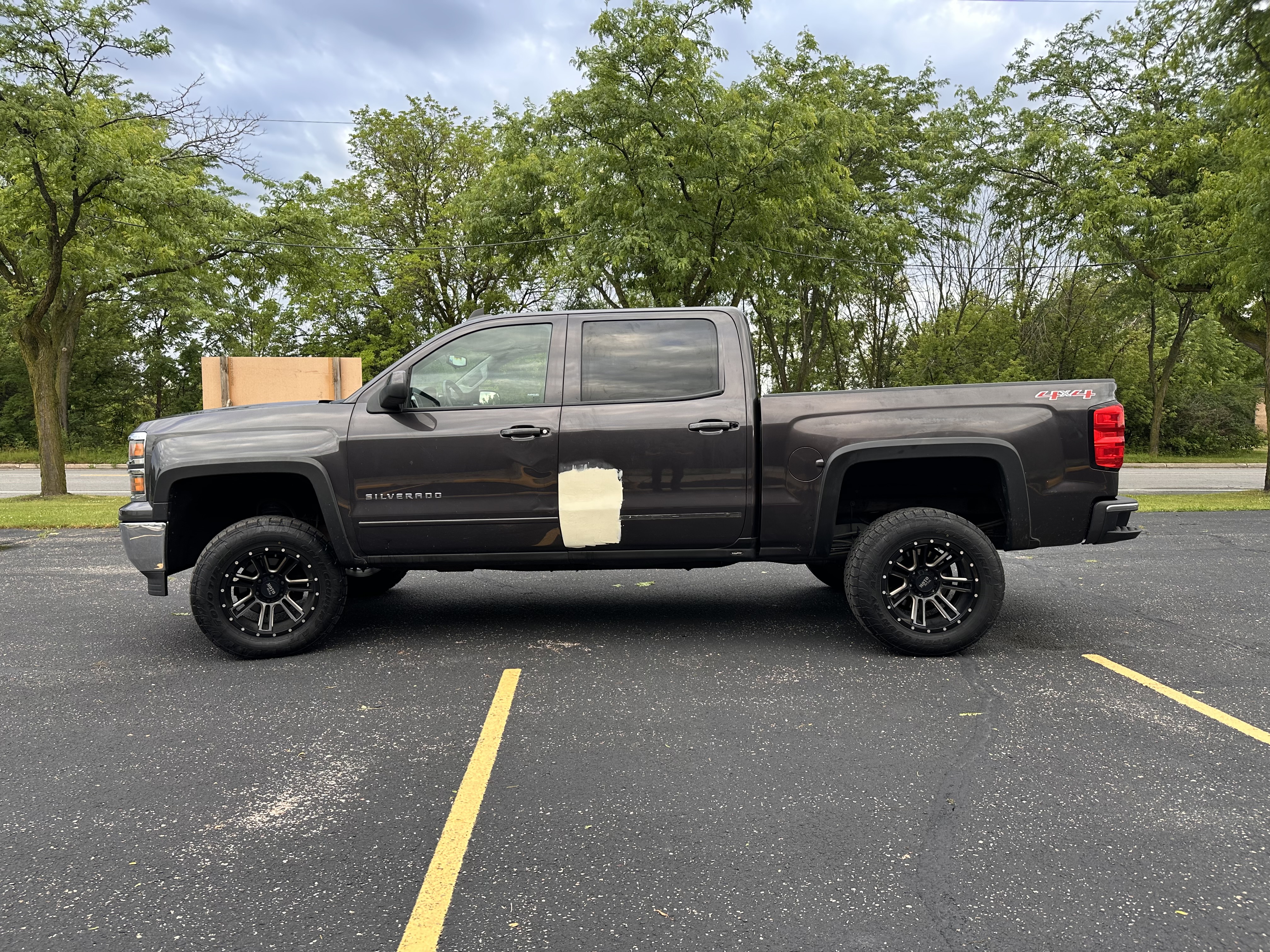 Used 2015 Chevrolet Silverado 1500 4x4 Crew Cab LT image 4