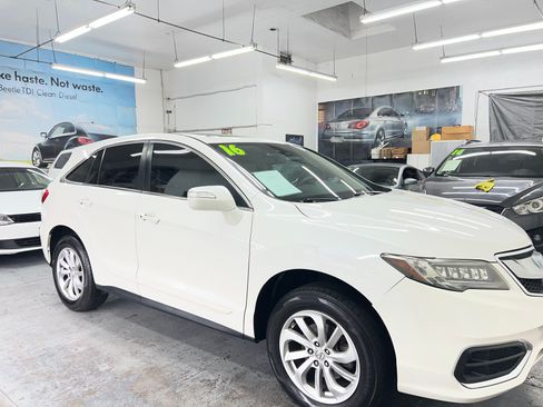 Used 2016 Acura RDX image 2