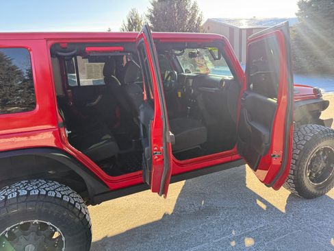 Used 2017 Jeep Wrangler Unlimited Sahara image 12