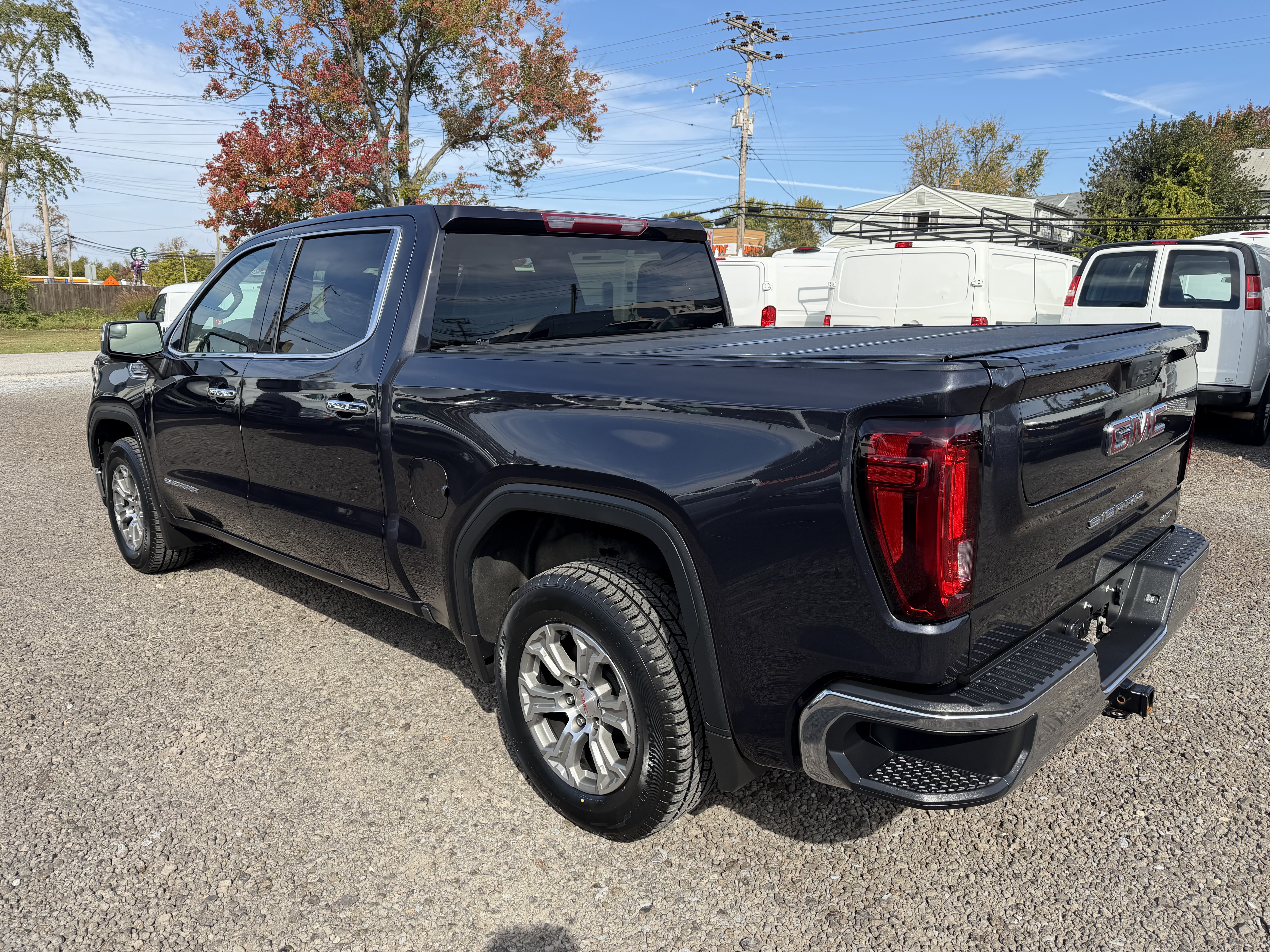 Used 2025 GMC Sierra 1500 2WD Crew Cab SLT image 3