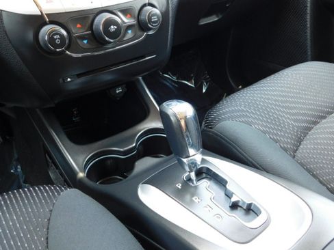 Used 2018 Dodge Journey FWD SE image 15