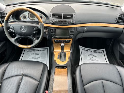 Used 2008 Mercedes-Benz E 350 4MATIC Sedan image 3