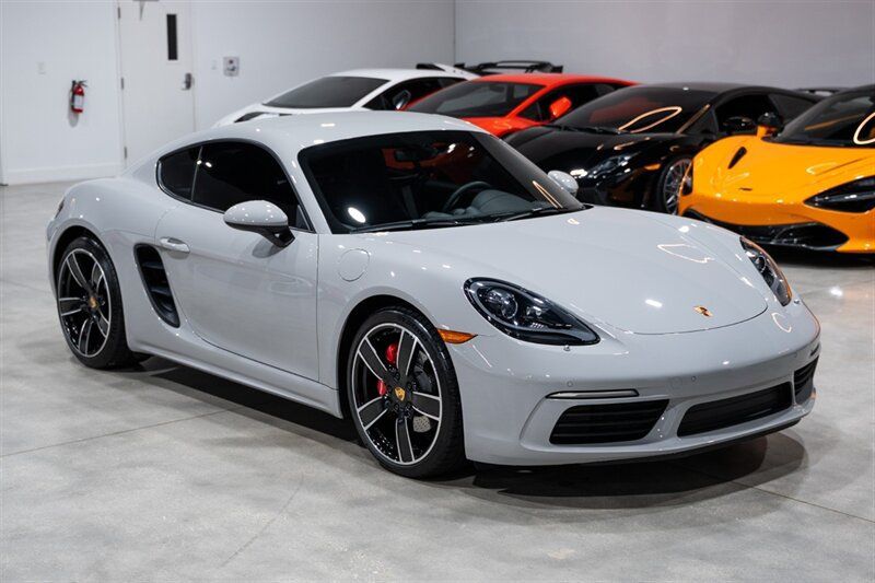 Used 2019 Porsche 718 Cayman S RWD image 8