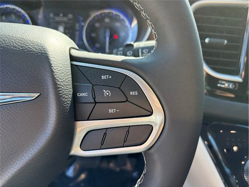 Used 2023 Chrysler Voyager LX image 26