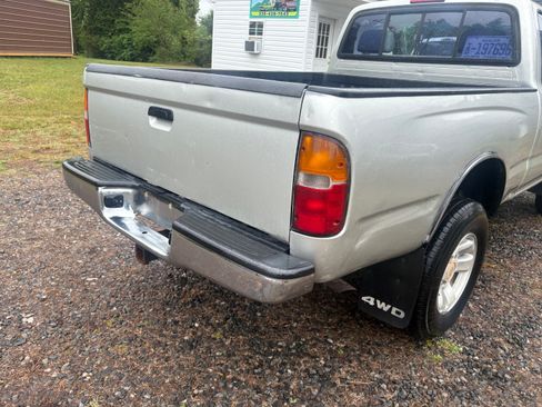 Used 2000 Toyota Tacoma 4x4 Regular Cab image 5