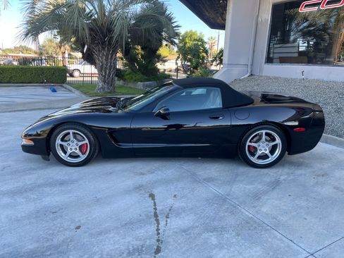 Used 2003 Chevrolet Corvette image 2