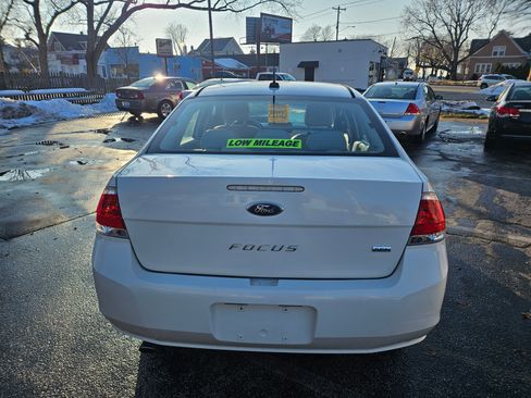 Used 2010 Ford Focus SEL image 5