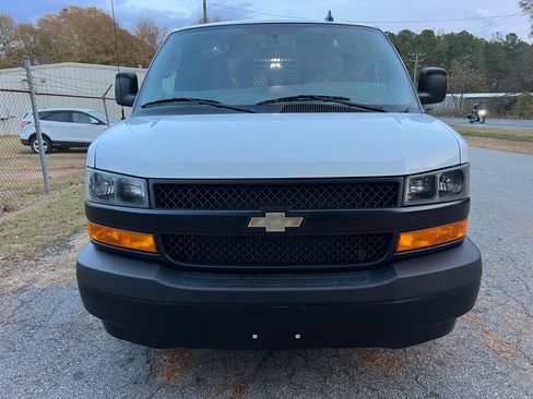 Used 2023 Chevrolet Express 2500 image 1
