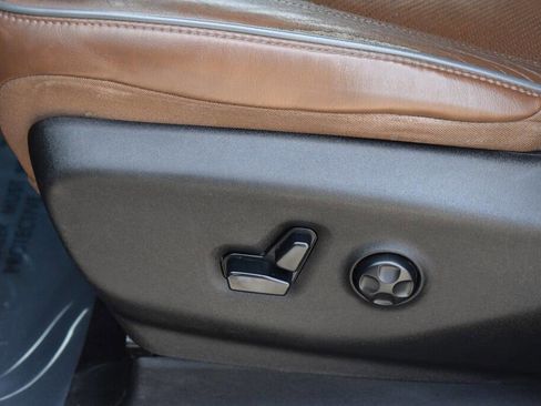 Used 2018 Chrysler Pacifica Limited FWD image 15