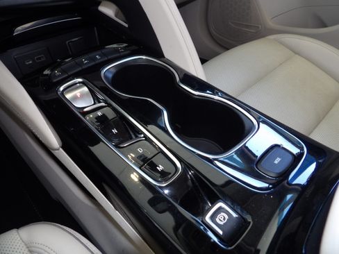 Used 2023 Buick Envision Essence image 28