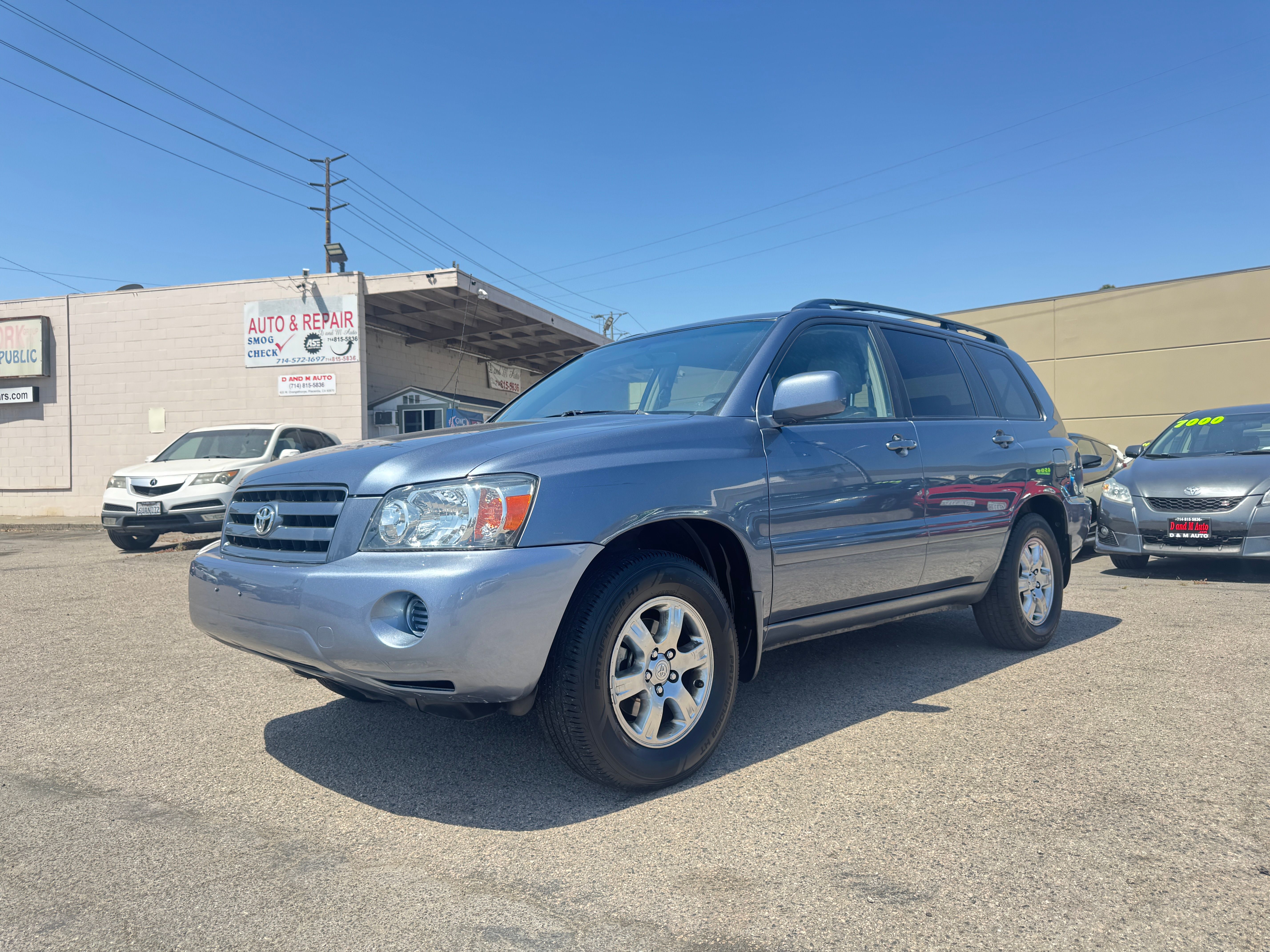 Used 2004 Toyota Highlander w/ 3rd Row FWD image 3