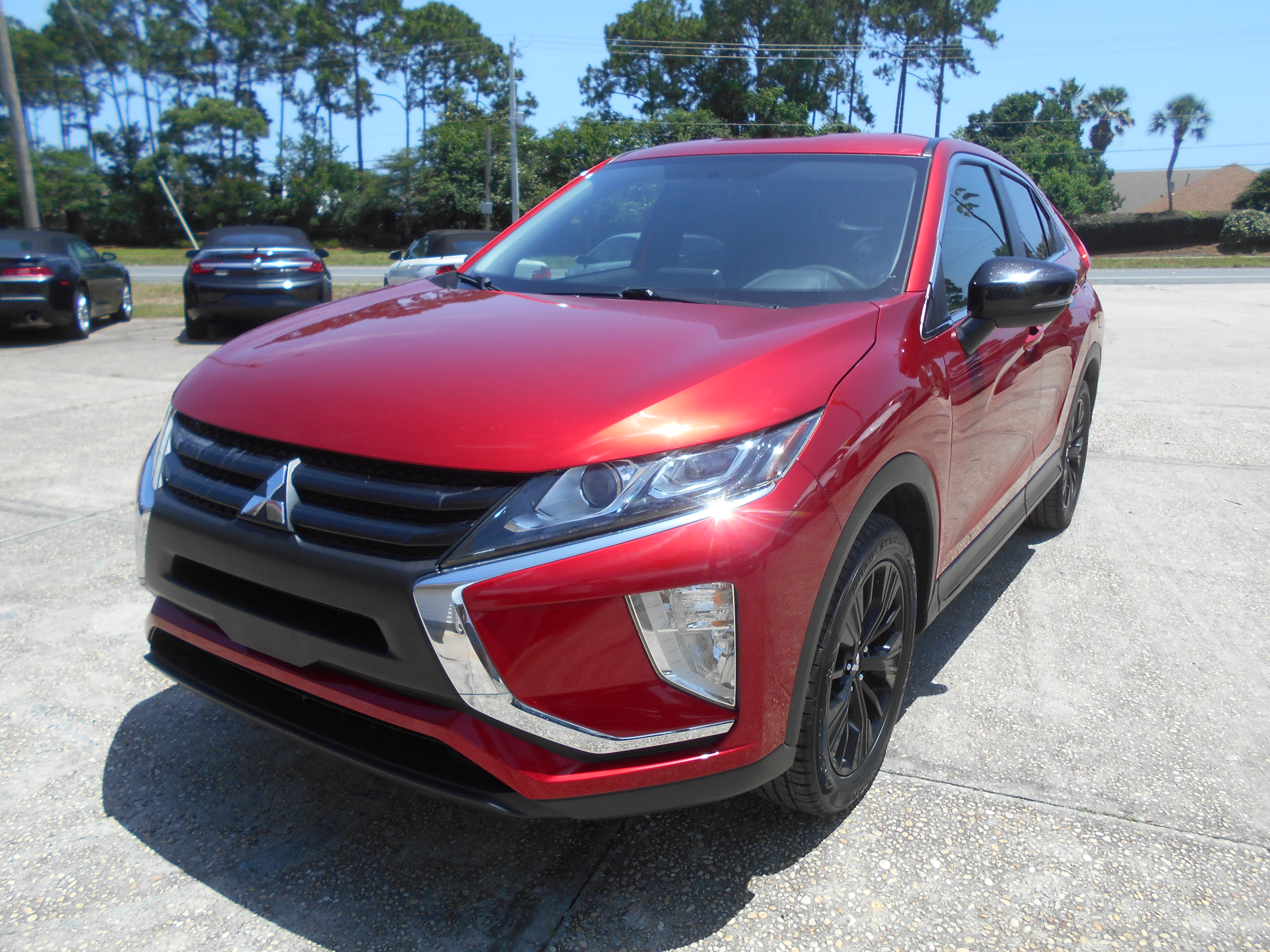 Used 2020 Mitsubishi Eclipse Cross FWD LE image 3