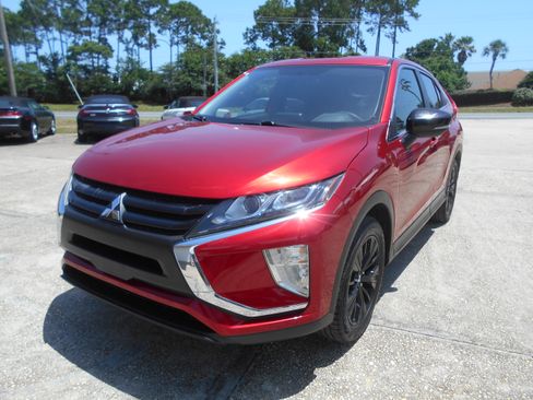 Used 2020 Mitsubishi Eclipse Cross FWD LE image 3