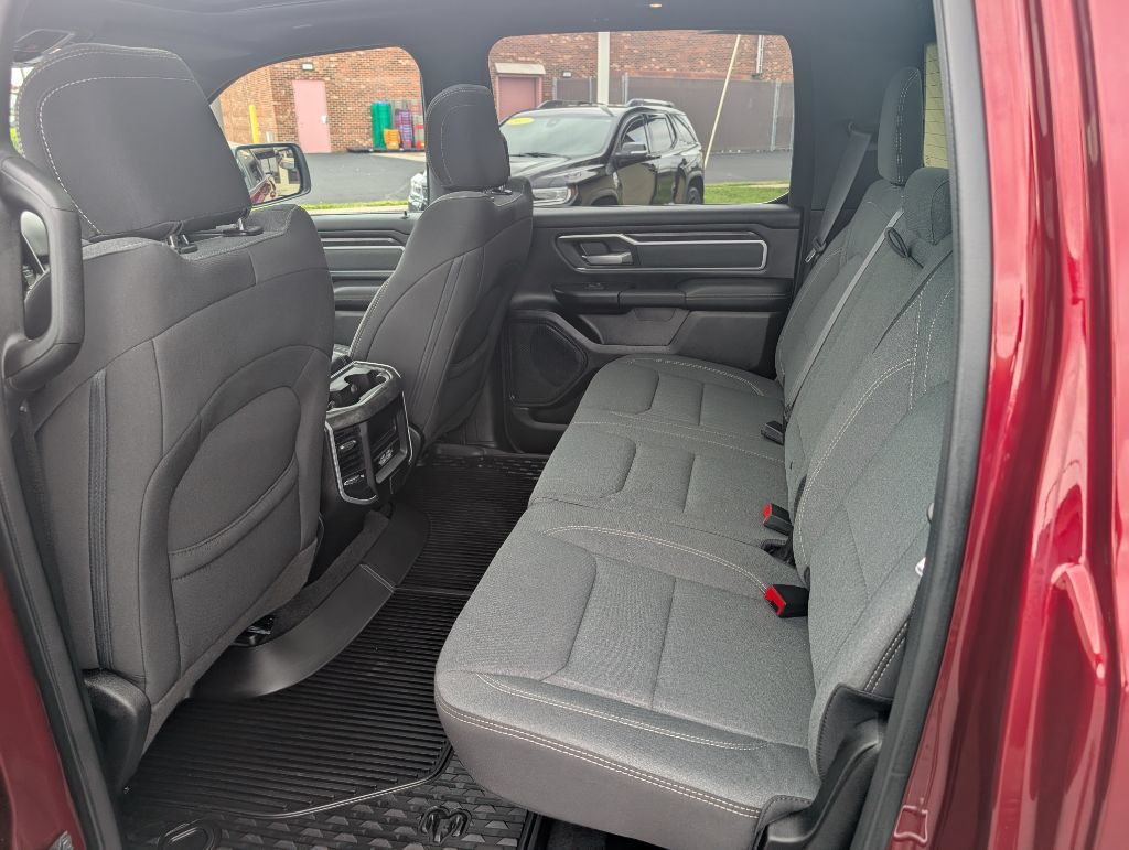 Used 2023 RAM 1500 4x4 Crew Cab Big Horn image 9