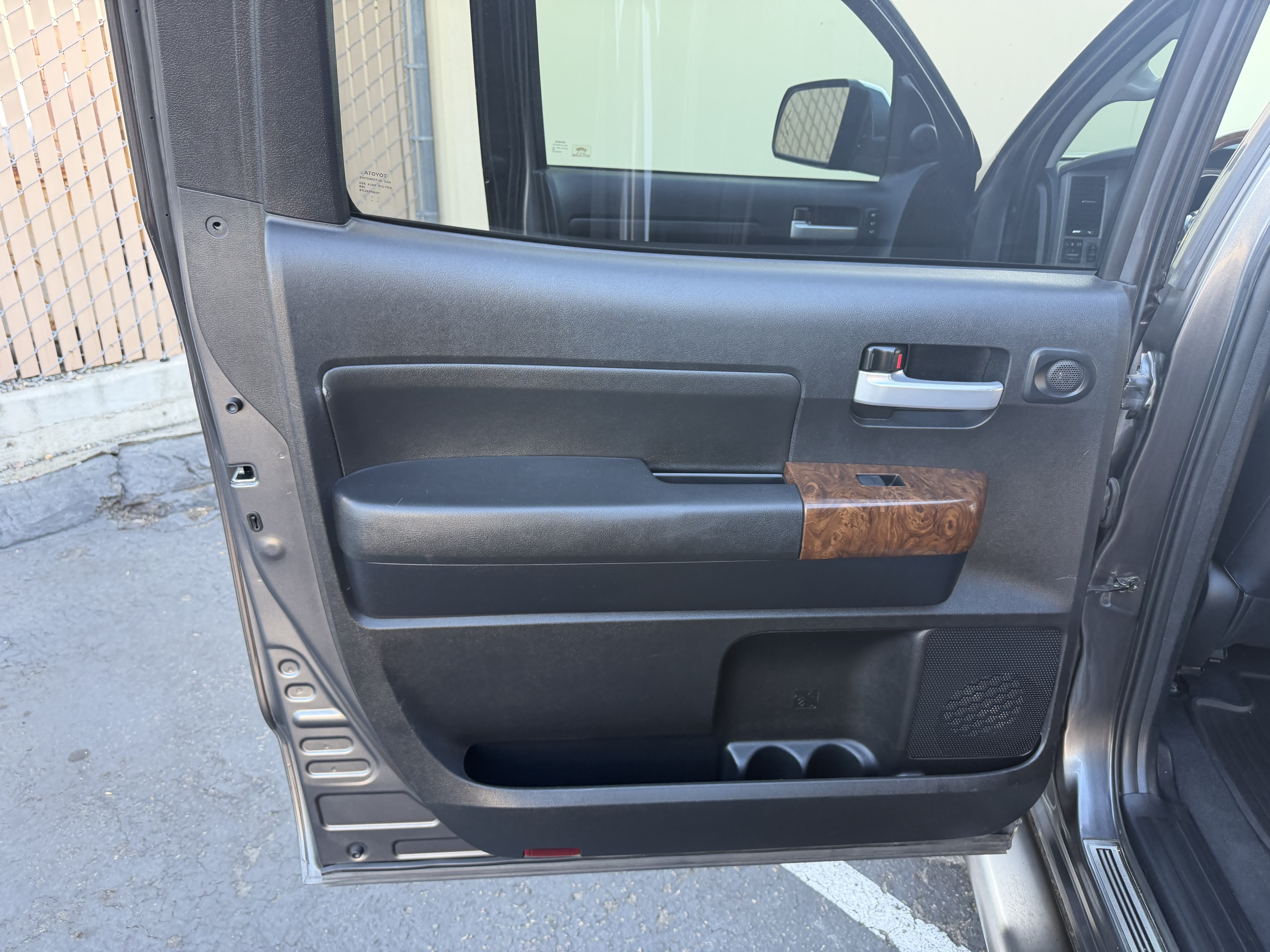 Used 2013 Toyota Tundra 4x4 CrewMax Platinum image 20