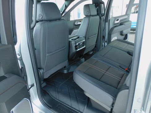 Used 2025 Chevrolet Silverado 2500 High Country image 30