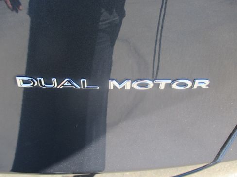 Used 2023 Tesla Model Y AWD image 17