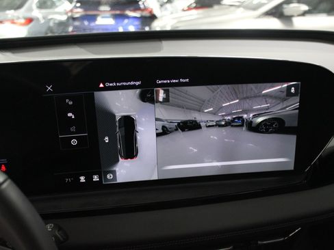 Used 2025 Audi Q6 e-tron Premium image 24