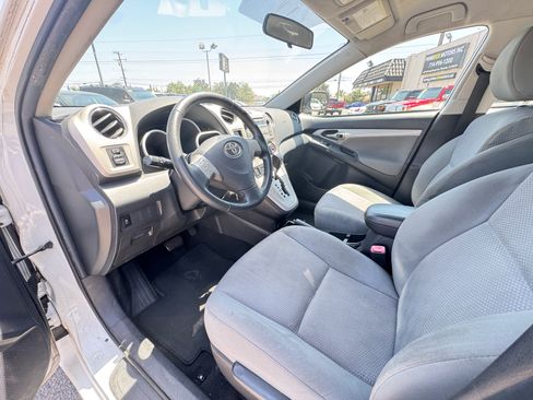 Used 2010 Toyota Matrix S AWD image 16