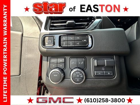 New 2025 GMC Yukon XL Denali image 28