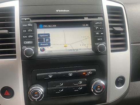 Used 2015 Nissan Xterra 4WD image 12