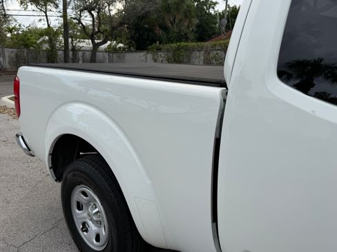 Used 2013 Nissan Frontier S image 25