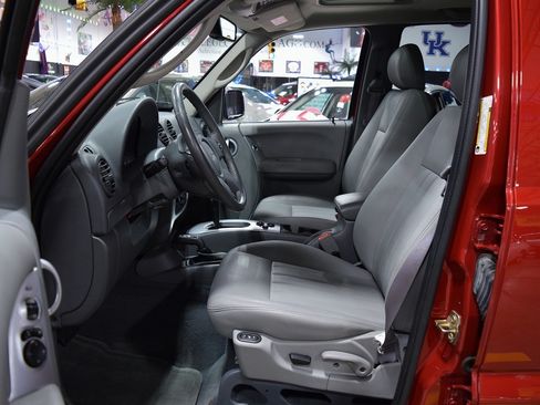 Used 2007 Jeep Liberty Limited image 16