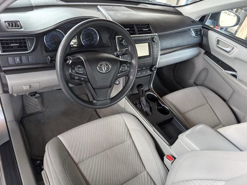 Used 2016 Toyota Camry XLE image 11