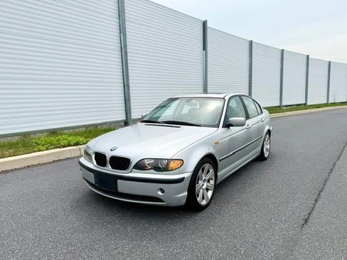 Used 2003 BMW 325i Sedan RWD image 4