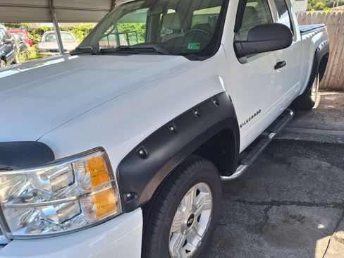 Used 2011 Chevrolet Silverado 1500 LTZ Z71 image 2