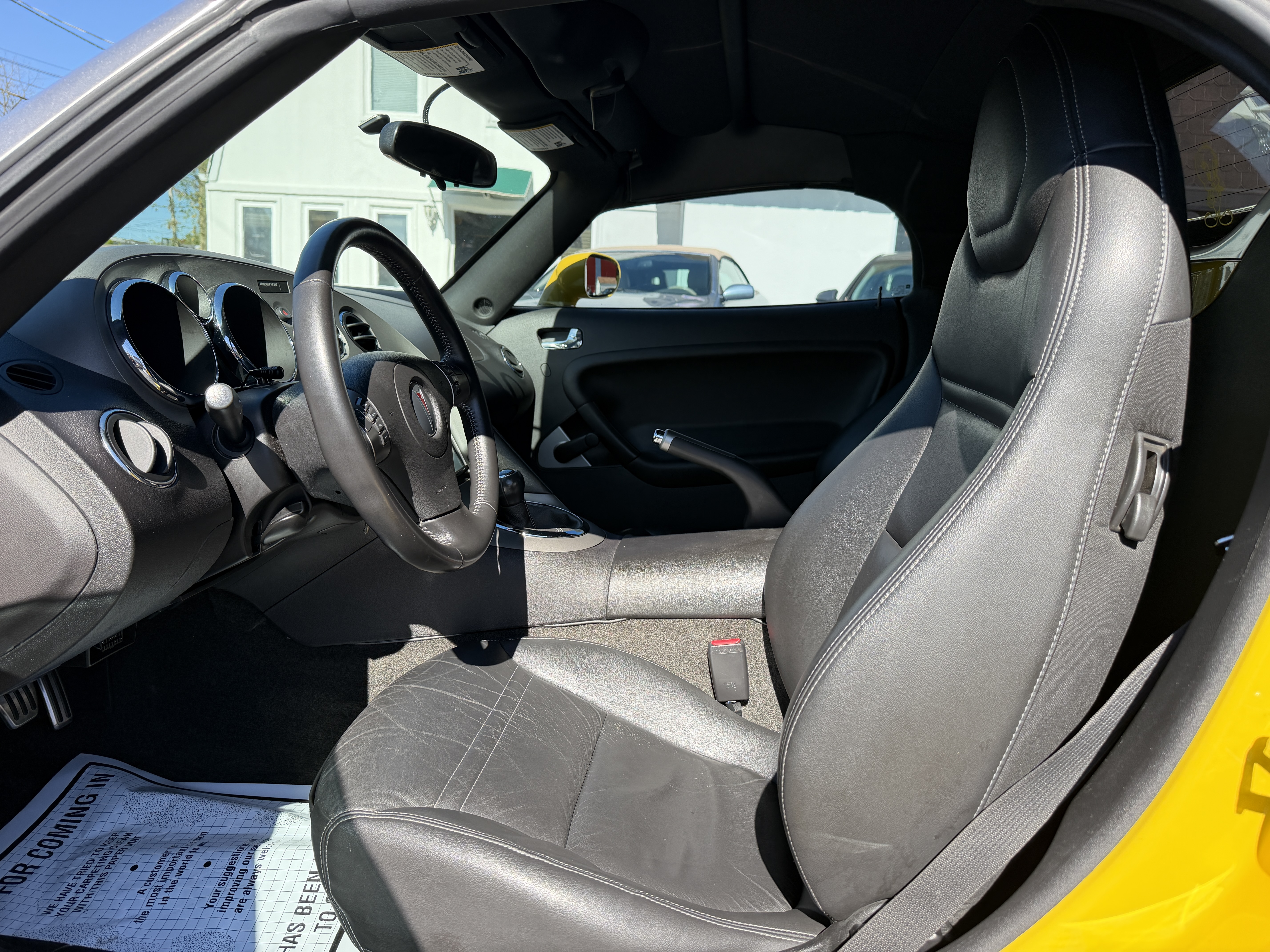 Used 2007 Pontiac Solstice Convertible RWD image 4