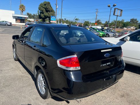 Used 2010 Ford Focus SE Sedan FWD image 10