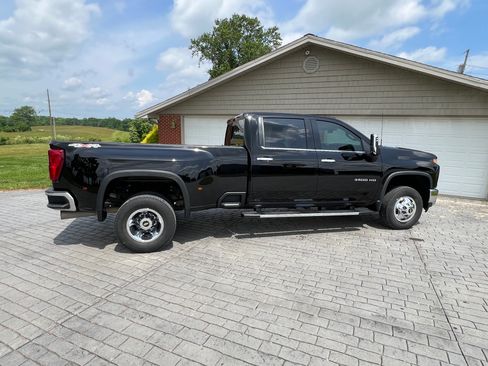 Used 2022 Chevrolet Silverado 3500 LTZ image 12
