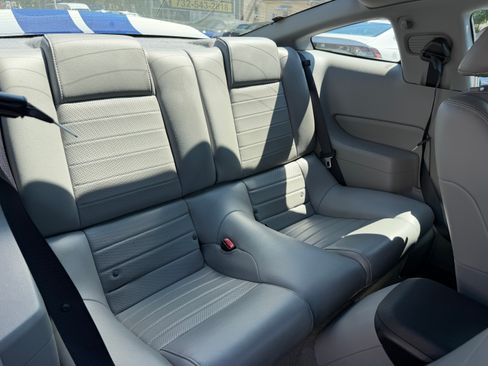 Used 2006 Ford Mustang GT Premium RWD image 19