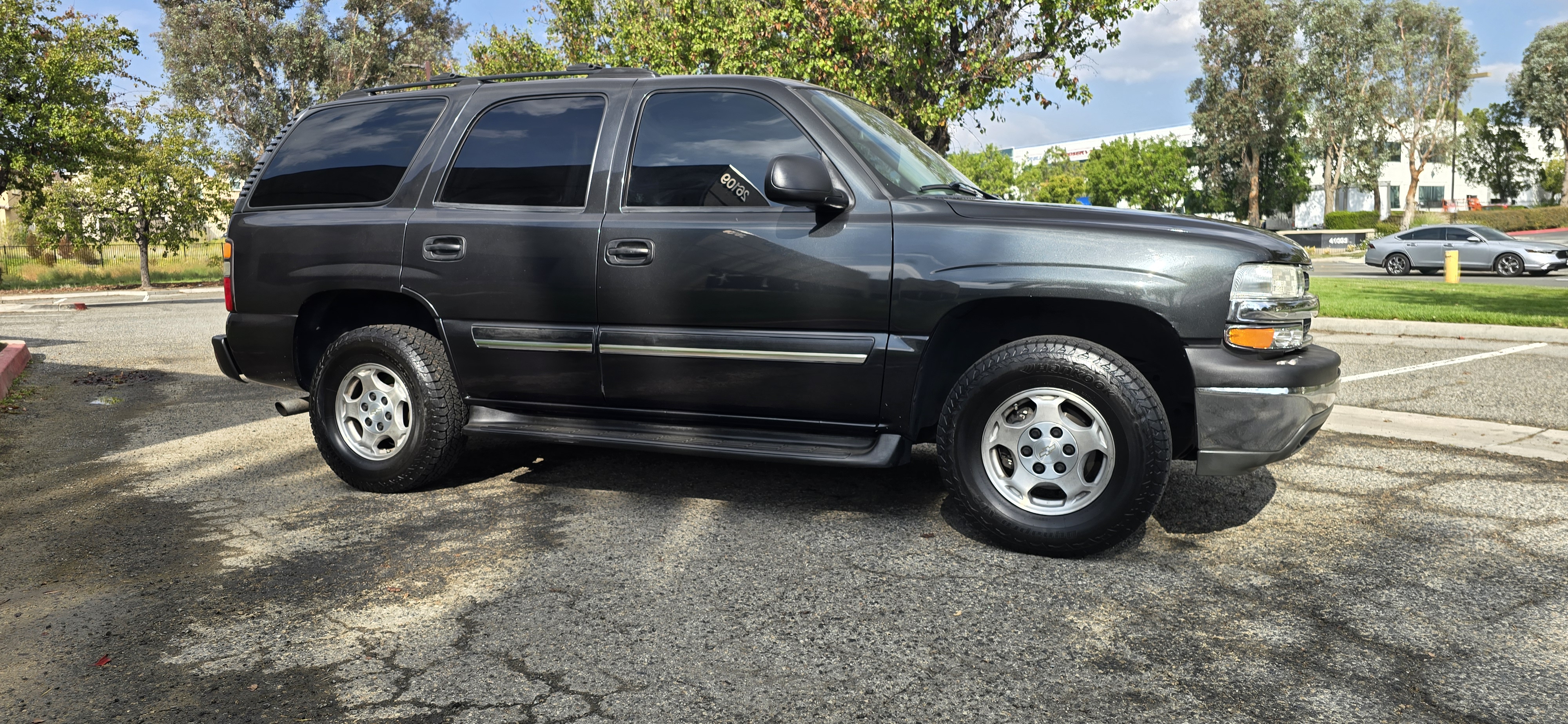 Used 2004 Chevrolet Tahoe 2WD image 3