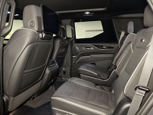 Used 2023 Cadillac Escalade Platinum Luxury image 35