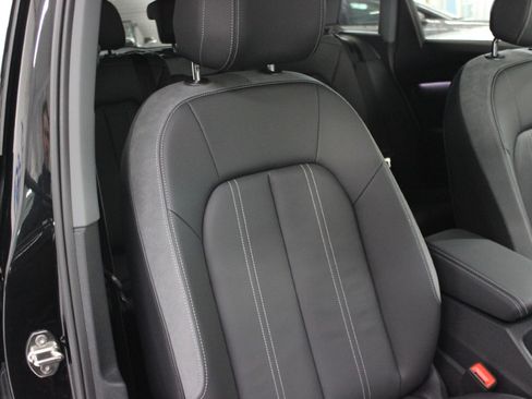 Used 2025 Audi Q4 e-tron Premium RWD image 43
