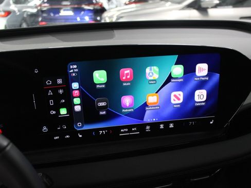 Used 2025 Audi Q6 e-tron Premium image 16