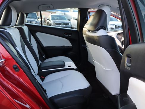 Used 2019 Toyota Prius Prime Premium image 15