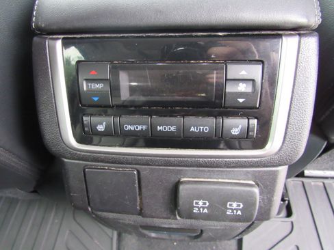 Used 2019 Subaru Ascent Limited 7-Passenger AWD/4WD image 27
