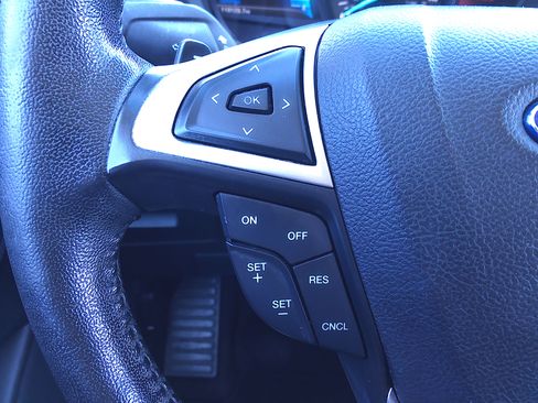 Used 2016 Ford Edge SEL FWD image 28