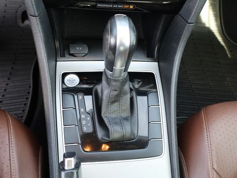 Used 2020 Volkswagen Passat 2.0T SE image 24