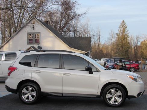 Used 2016 Subaru Forester 2.5i Premium image 10