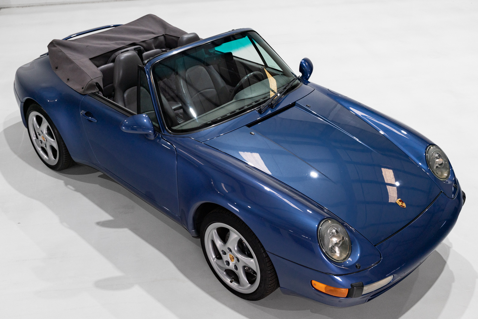 Used 1997 Porsche 911 Carrera Cabriolet RWD image 30