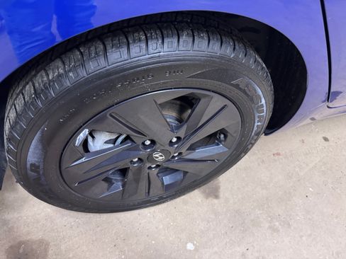 Used 2023 Hyundai Elantra SEL image 29